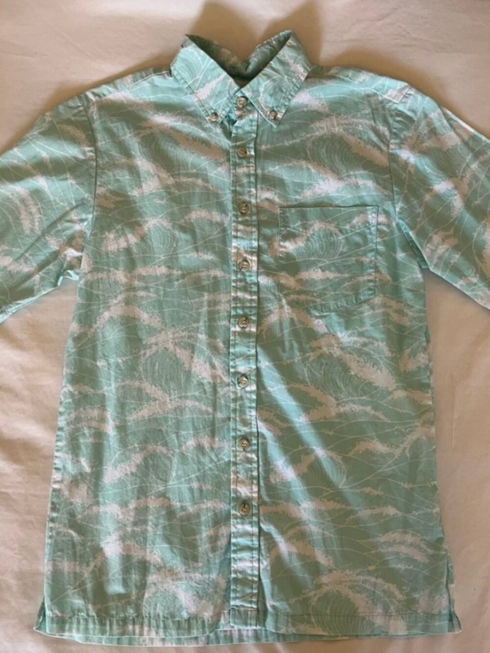 Avanti Blue and White Hawaiian Button Down Shirt